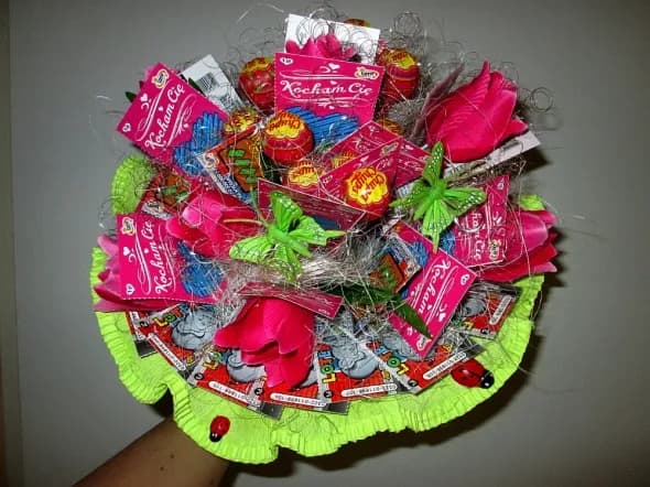 Jak zrobić bukiet ze zdrapek lotto – proste kroki na wyjątkowy prezent Jak zrobić bukiet ze zdrapek lotto – proste kroki na wyjątkowy prezent